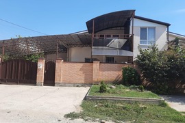 Дом 240 кв.м.. 8 сот.