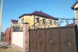 Дом 190 м² на участке 4 сот.