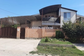 Дом 240 кв.м.. 8 сот.