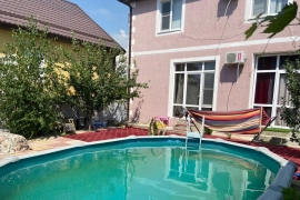 Дом 200 кв.м., 4 сот 